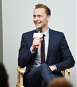 2016-03-28-BAFTA-New-York-Hosts-a-Conversation-with-Tom-Hiddleston-016.jpg