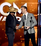 2016-04-03-51st-Country-Music-Awards-Stage-004.jpg