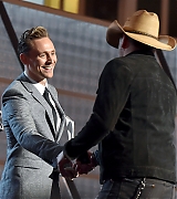 2016-04-03-51st-Country-Music-Awards-Stage-011.jpg