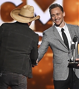 2016-04-03-51st-Country-Music-Awards-Stage-014.jpg