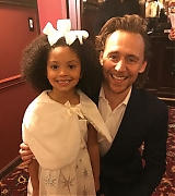 2019-12-05-Tom-Hiddleston-Joins-Sardis-Wall-of-Caricatures-010.jpg