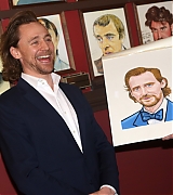 2019-12-05-Tom-Hiddleston-Joins-Sardis-Wall-of-Caricatures-019.jpg
