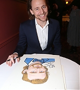 2019-12-05-Tom-Hiddleston-Joins-Sardis-Wall-of-Caricatures-028.jpg