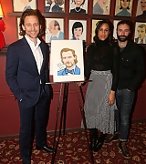2019-12-05-Tom-Hiddleston-Joins-Sardis-Wall-of-Caricatures-029.jpg