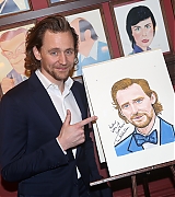 2019-12-05-Tom-Hiddleston-Joins-Sardis-Wall-of-Caricatures-034.jpg