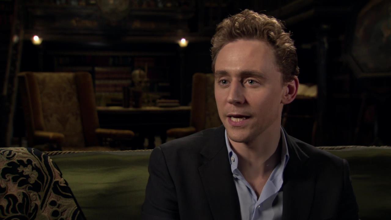 Crimson-Peak-Extras-A-Primer-On-Gothic-Romance-008.jpg Crimson-Peak-Extras-A-Primer-On-Gothic-Romance-008.jpg