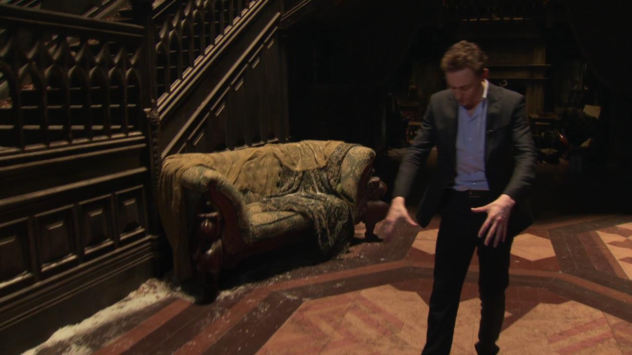 Crimson-Peak-Extras-Beware-Of-Crimson-Peak-015.jpg Crimson-Peak-Extras-Beware-Of-Crimson-Peak-015.jpg