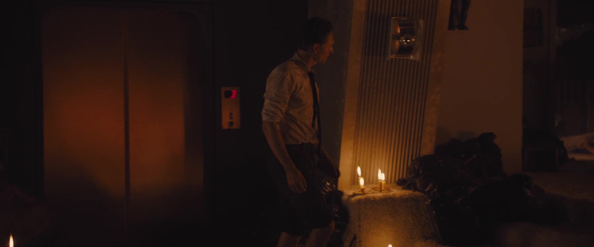 High-Rise-1868.jpg High-Rise-1868.jpg