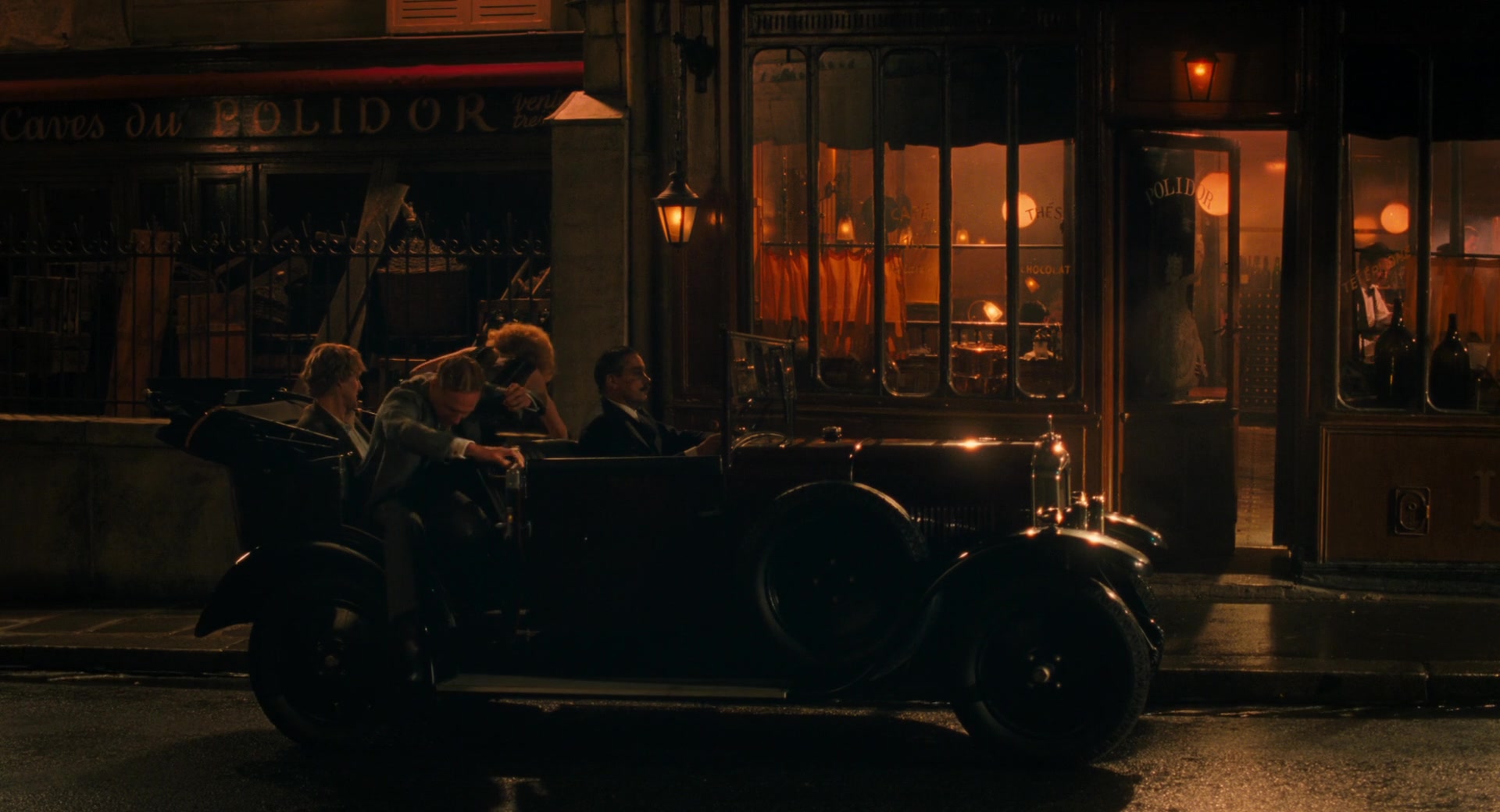 Midnight-In-Paris-086.jpg Midnight-In-Paris-086.jpg