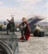 Thor-The-Dark-World-Extras-A-Brothers-Journey-015.jpg