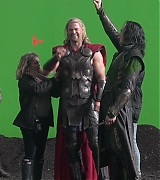 Thor-The-Dark-World-Extras-A-Brothers-Journey-093.jpg
