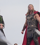 Thor-The-Dark-World-Extras-A-Brothers-Journey-217.jpg