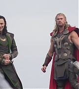 Thor-The-Dark-World-Extras-A-Brothers-Journey-218.jpg