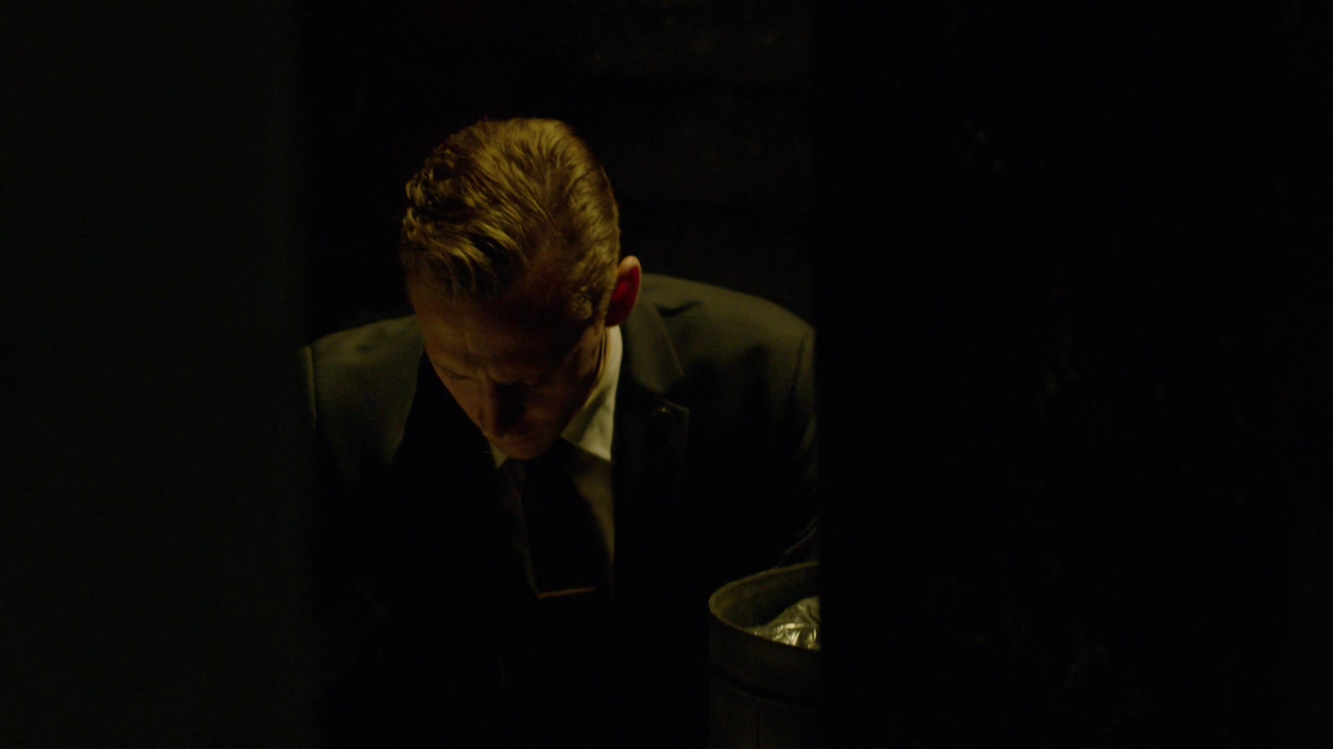 The-Night-Manager-1x01-1639.jpg The-Night-Manager-1x01-1639.jpg