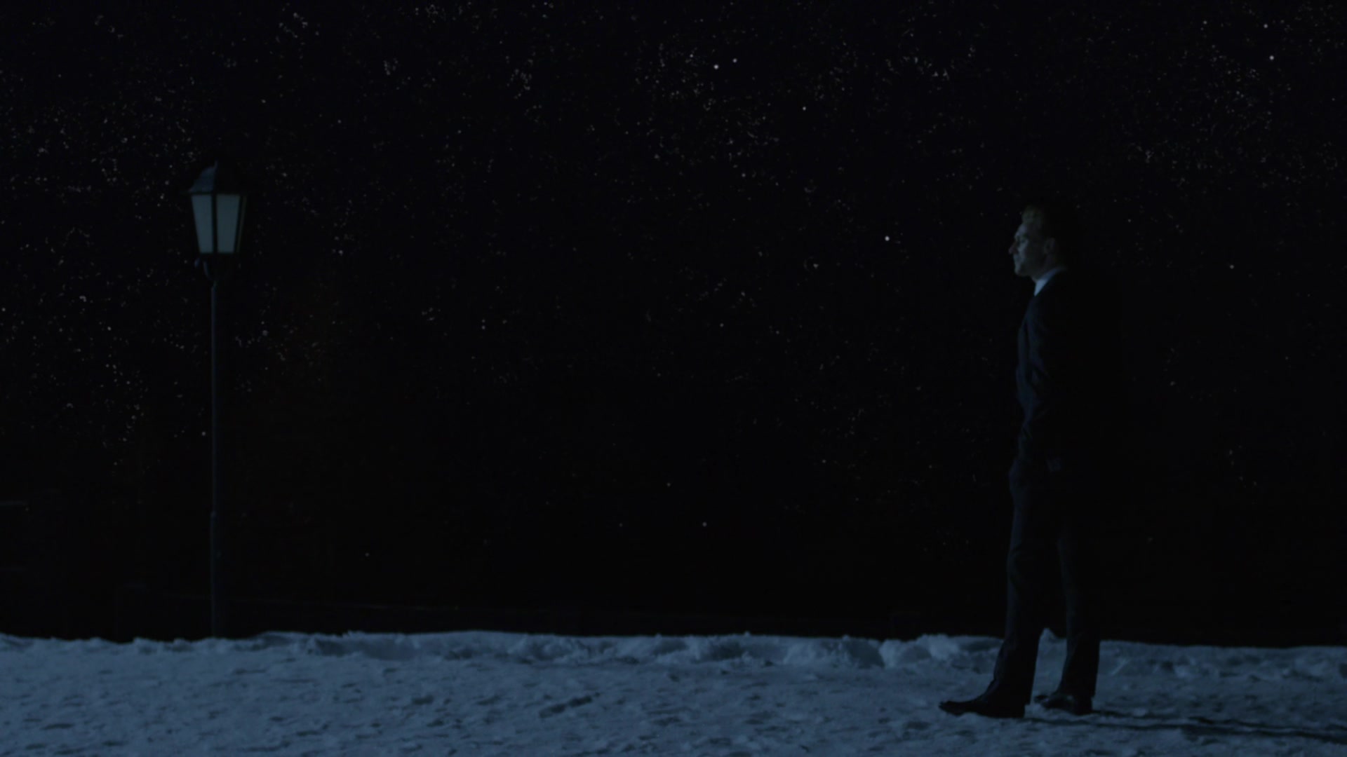 The-Night-Manager-1x01-1797.jpg The-Night-Manager-1x01-1797.jpg