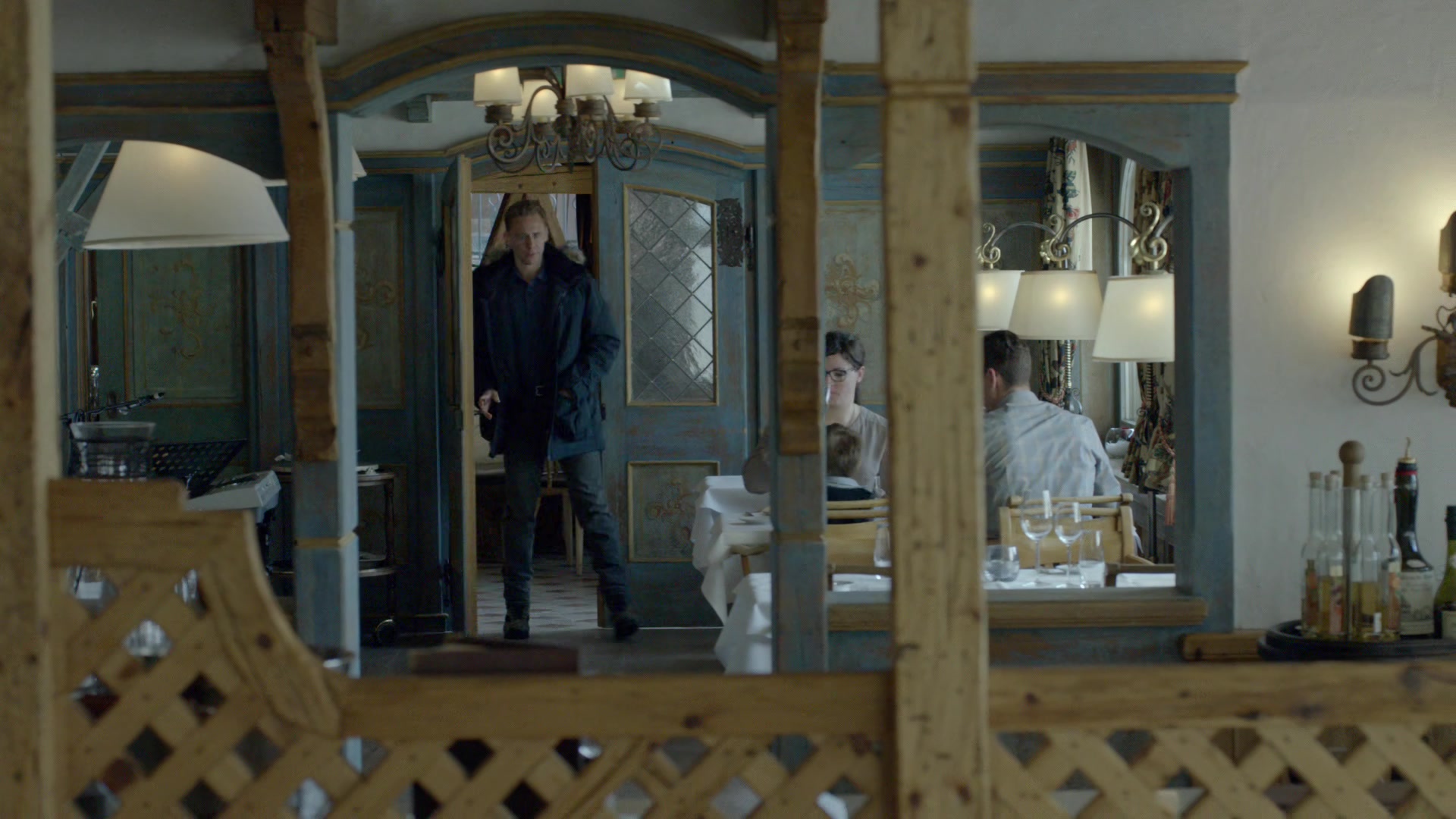 The-Night-Manager-1x01-1815.jpg The-Night-Manager-1x01-1815.jpg