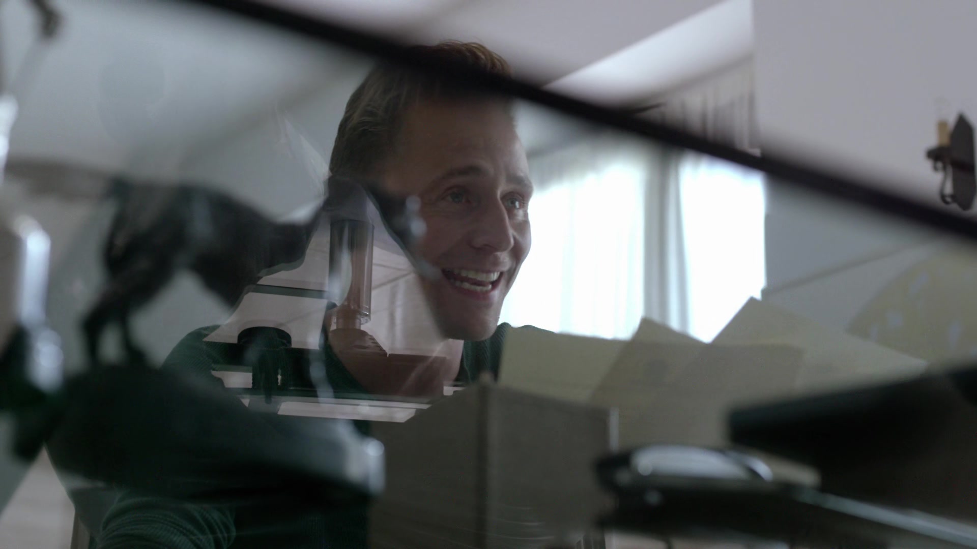 The-Night-Manager-1x03-1209.jpg The-Night-Manager-1x03-1209.jpg